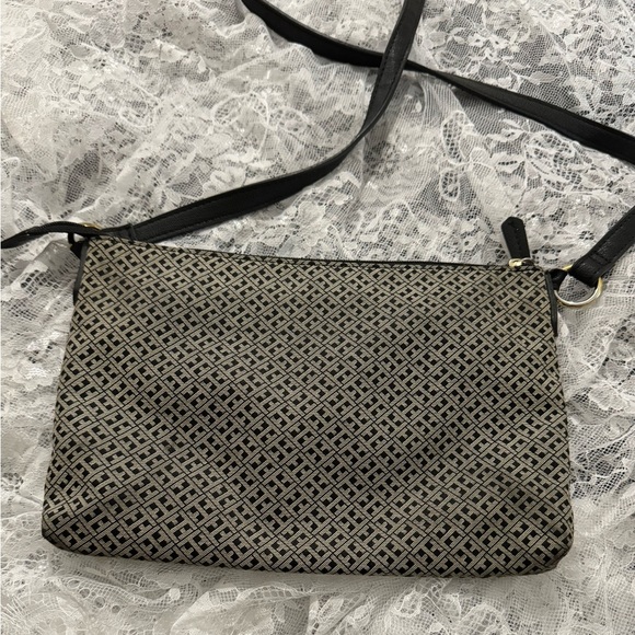 Tommy Hilfiger Canvas Crossbody Purse Bag Gold Logo Faux Leather Trim EUC Cute - Picture 9 of 15